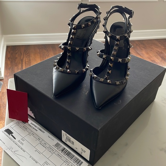 Valentino Rockstud Pumps, Black, 38 - Picture 1 of 7